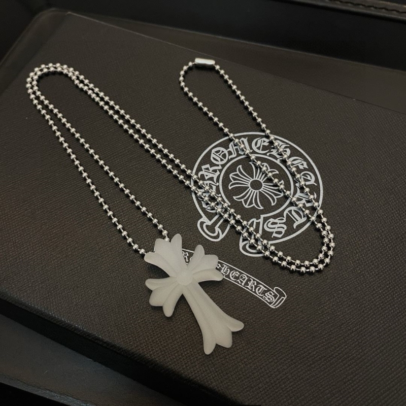Ch*0me He**ts necklaces